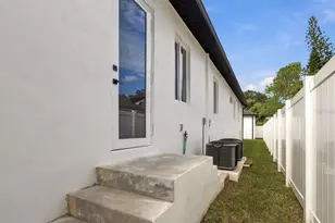 13204 Lake Magdalene Blvd, Tampa, FL 33618 - Photo 65