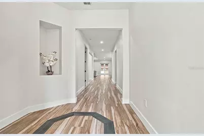 13204 Lake Magdalene Boulevard, Tampa, FL 33618 - Photo 37