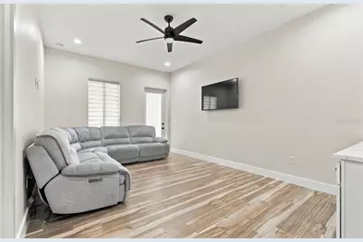 13204 Lake Magdalene Boulevard, Tampa, FL 33618 - Photo 39
