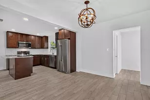 5631 4th St S, Saint Petersburg, FL 33705 - Photo 13