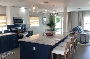 11110 1st St E, Treasure Island, FL 33706 - Photo 3