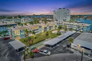 6201 2nd St E, Saint Pete Beach, FL 33706 - Photo 23