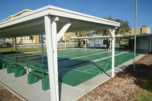 4550 Cove Cir, Saint Petersburg, FL 33708 - Photo 17