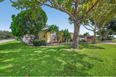 3793 Benson Avenue N, Saint Petersburg, FL 33713 - Photo 3