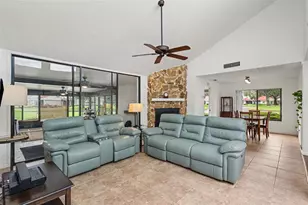 103 Valencia Ct N, Plant City, FL 33566 - Photo 3