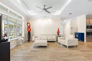 7300 Americana Dr NE, Saint Petersburg, FL 33702 - Photo 9