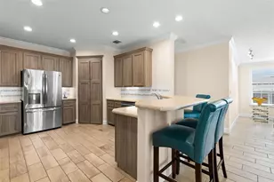 7300 Americana Dr NE, Saint Petersburg, FL 33702 - Photo 17