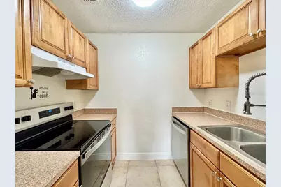 13832 Orange Sunset Drive #202, Tampa, FL 33618 - Photo 7