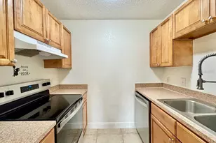 13832 Orange Sunset Dr, Tampa, FL 33618 - Photo 7