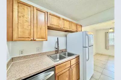 13832 Orange Sunset Drive #202, Tampa, FL 33618 - Photo 9