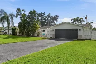5860 Bayshore Dr, Seminole, FL 33772 - Photo 1