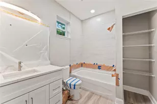 809 W Linebaugh Ave, Tampa, FL 33612 - Photo 5