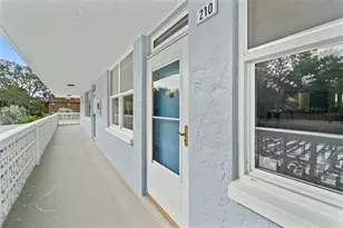4720 Locust St NE, Saint Petersburg, FL 33703 - Photo 1