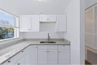 2438 N Ramona Circle, Tampa, FL 33612 - Photo 13