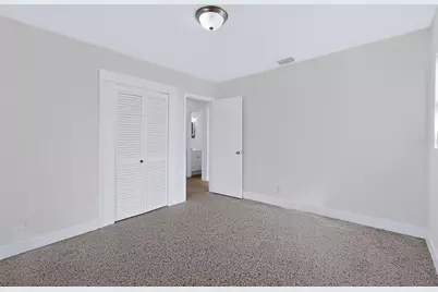 2438 N Ramona Circle, Tampa, FL 33612 - Photo 19