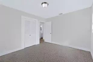 2438 N Ramona Cir, Tampa, FL 33612 - Photo 19