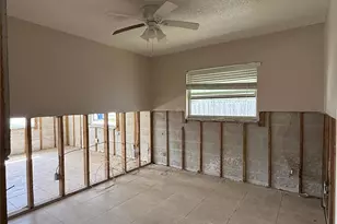 1841 Shore Acres Blvd NE, Saint Petersburg, FL 33703 - Photo 5
