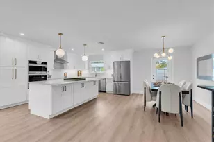 2010 Pinellas Point Dr S, Saint Petersburg, FL 33712 - Photo 11