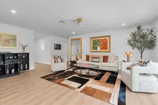 2010 Pinellas Point Dr S, Saint Petersburg, FL 33712 - Photo 9