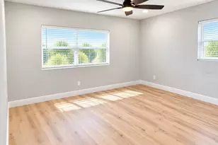 745 63rd Ave S, Saint Petersburg, FL 33705 - Photo 9