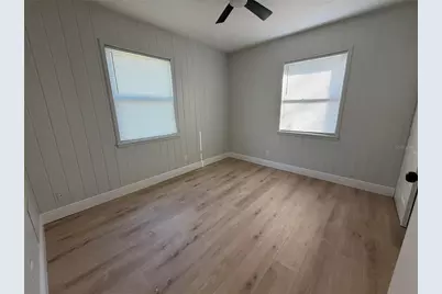 745 63rd Avenue S, Saint Petersburg, FL 33705 - Photo 7