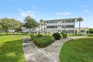 11201 80th Ave, Seminole, FL 33772 - Photo 9