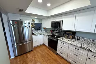 259 Fenwick Dr, Venice, FL 34285 - Photo 3