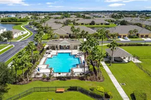 2011 Hawks View Dr, Ruskin, FL 33570 - Photo 43