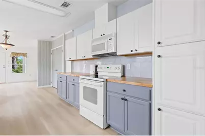166 Americana Court NE #224, Saint Petersburg, FL 33702 - Photo 13