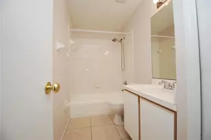 2027 Fluorshire Dr, Brandon, FL 33511 - Photo 13