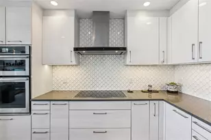 100 1st Ave N, Saint Petersburg, FL 33701 - Photo 9