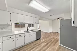 13823 Wildwood Dr, Largo, FL 33774 - Photo 15