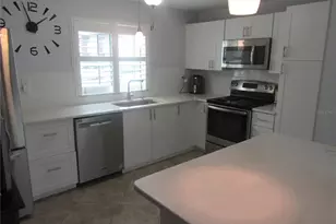 875 S Village Dr N, Saint Petersburg, FL 33716 - Photo 9