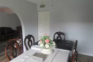 875 S Village Dr N, Saint Petersburg, FL 33716 - Photo 17