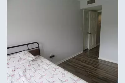 875 S Village Drive N #101, Saint Petersburg, FL 33716 - Photo 21