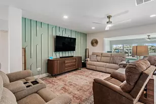 11425 5th St E, Treasure Island, FL 33706 - Photo 11