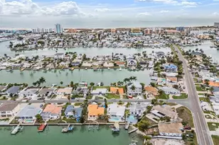 11425 5th St E, Treasure Island, FL 33706 - Photo 31