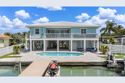 11425 5th Street E, Treasure Island, FL 33706 - Photo 3