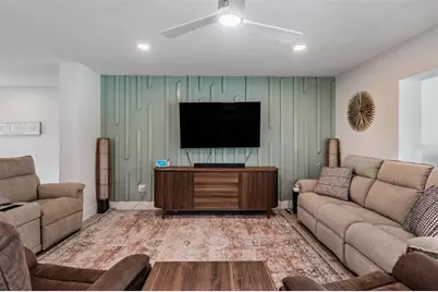 11425 5th Street E, Treasure Island, FL 33706 - Photo 15