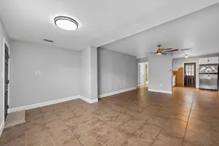 725 Strain Blvd, Lakeland, FL 33815 - Photo 5