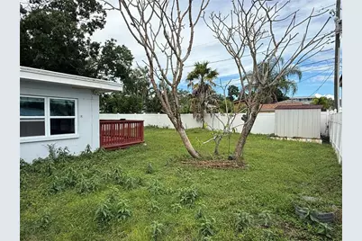 321 83rd Avenue NE, Saint Petersburg, FL 33702 - Photo 13