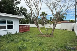 321 83rd Ave NE, Saint Petersburg, FL 33702 - Photo 13