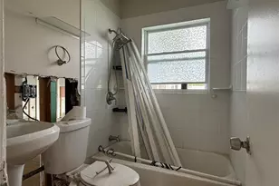 321 83rd Ave NE, Saint Petersburg, FL 33702 - Photo 7