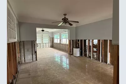 321 83rd Avenue NE, Saint Petersburg, FL 33702 - Photo 5