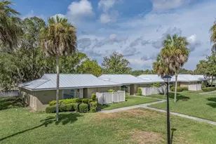 11255 W Bayshore Dr, Crystal River, FL 34429 - Photo 1