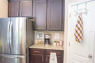 1040 10th St N, Saint Petersburg, FL 33705 - Photo 9