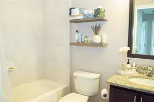1040 10th St N, Saint Petersburg, FL 33705 - Photo 23