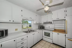 18 Drury Ln, Tarpon Springs, FL 34689 - Photo 21