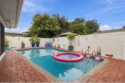 8401 Boulder Place, Tampa, FL 33615 - Photo 23