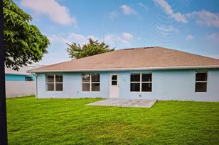1949 SE Airoso Blvd, Port Saint Lucie, FL 34984 - Photo 3